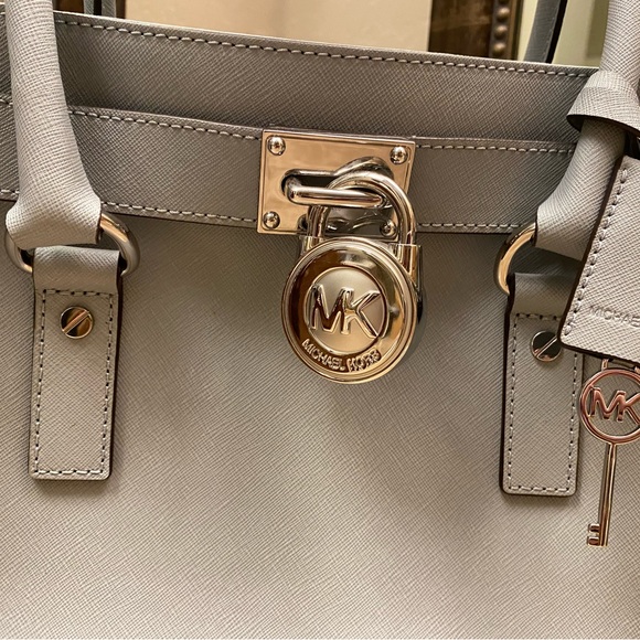 Michael Kors HAMILTON Large EW light blue purse. Lightly used. - Picture 4 of 10